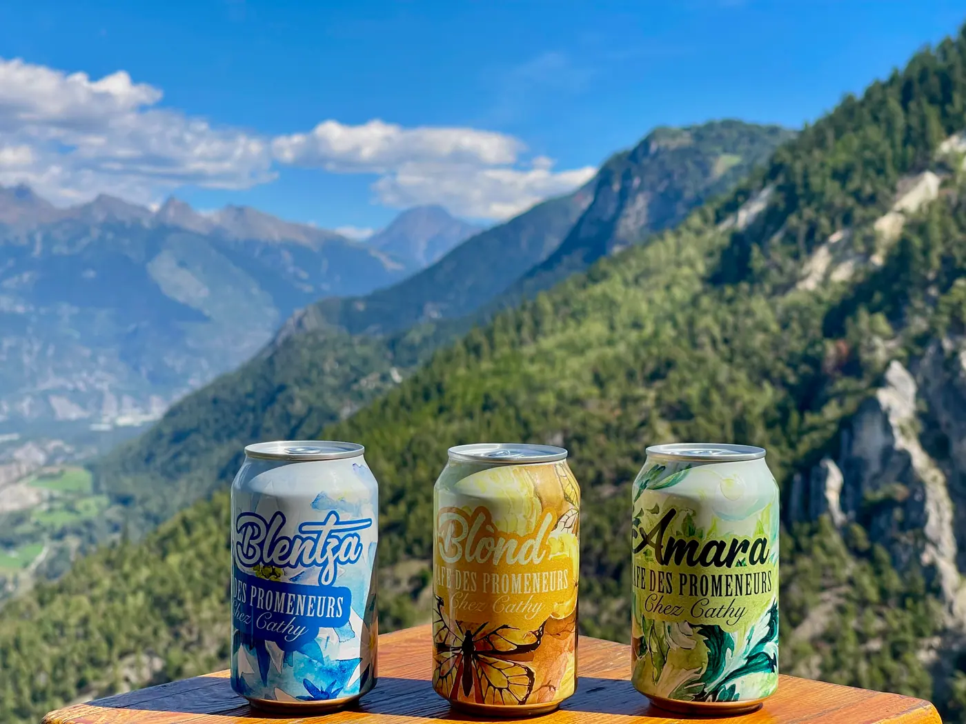 Bières artisanales des Promeneurs face aux Alpes